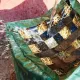 Fluffy Feeder - distributeur de foin slowfeeder