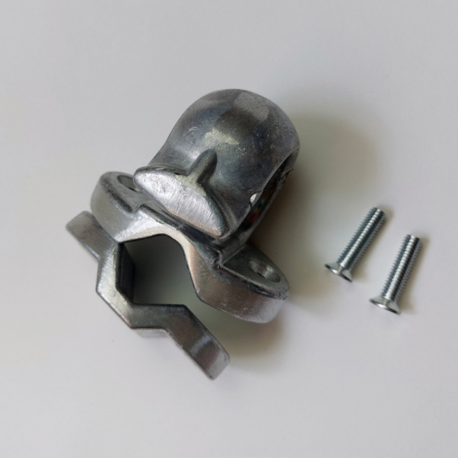 Crochet sécurisé pour suspendre un filet à foin,... Crochet sécurisé pour suspendre un filet à foin,...