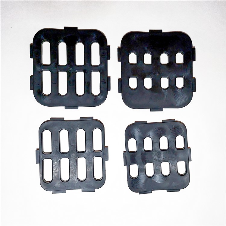 Plaques de protection et restriction