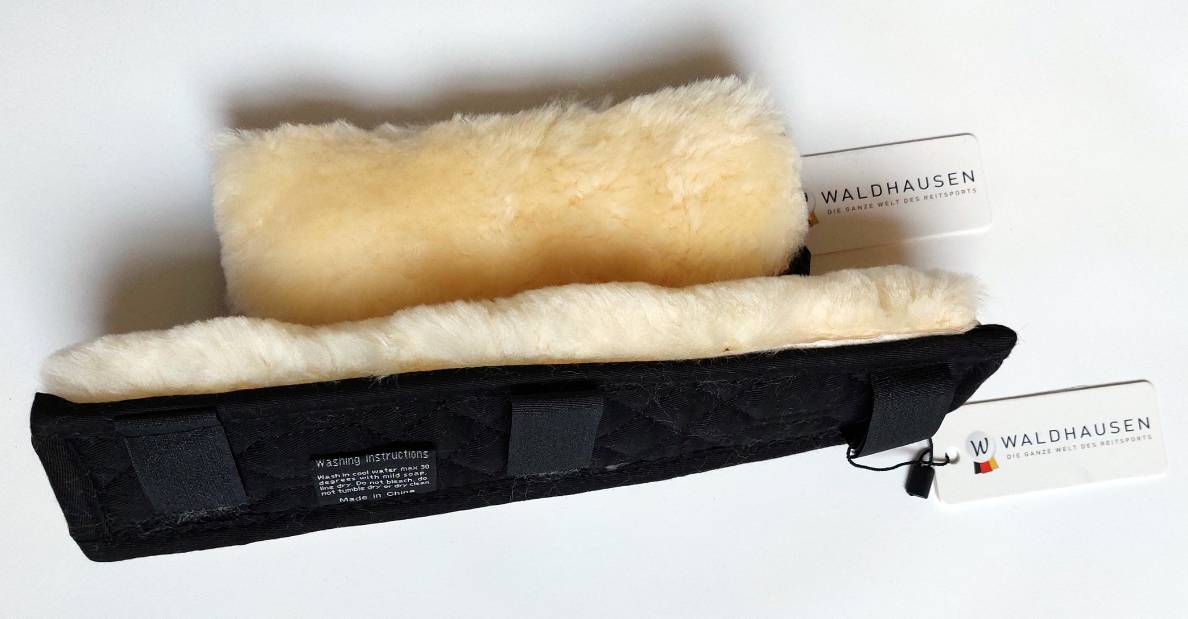 Protections mouton tissu beiges et noires